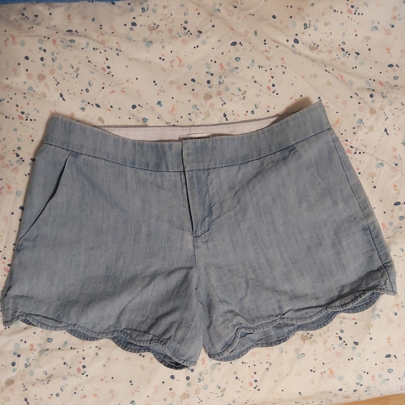 Club Monaco - Size 0 - Blue chambray scalloped edge short - Picture 1 of 3